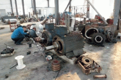 西安西瑪電機(jī)驅(qū)動(dòng)軸修理中軸向間隙的測量。