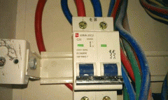 高壓電機(jī)漏電保護(hù)裝置是造成西安西瑪電機(jī)頻繁燒毀的原因。