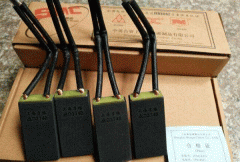 導(dǎo)致直流電機(jī)的碳刷發(fā)YE2電機(jī)生故障的兩個(gè)主要因素。